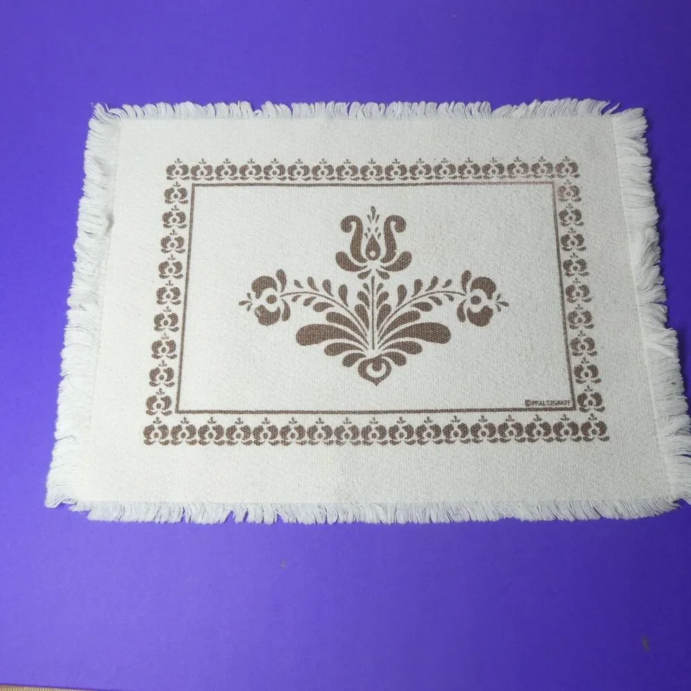 Pfaltzgraff Village Set of 8 Woven Cloth Placemats 12